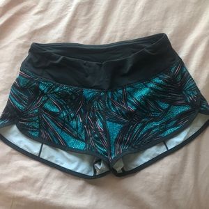 Lulu Lemon Speed Up Shorts 2.5”